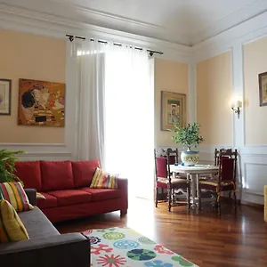 Elegante Centro Storico Apartamento